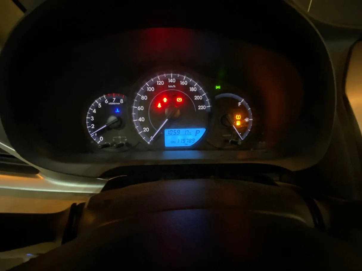 Car image 13