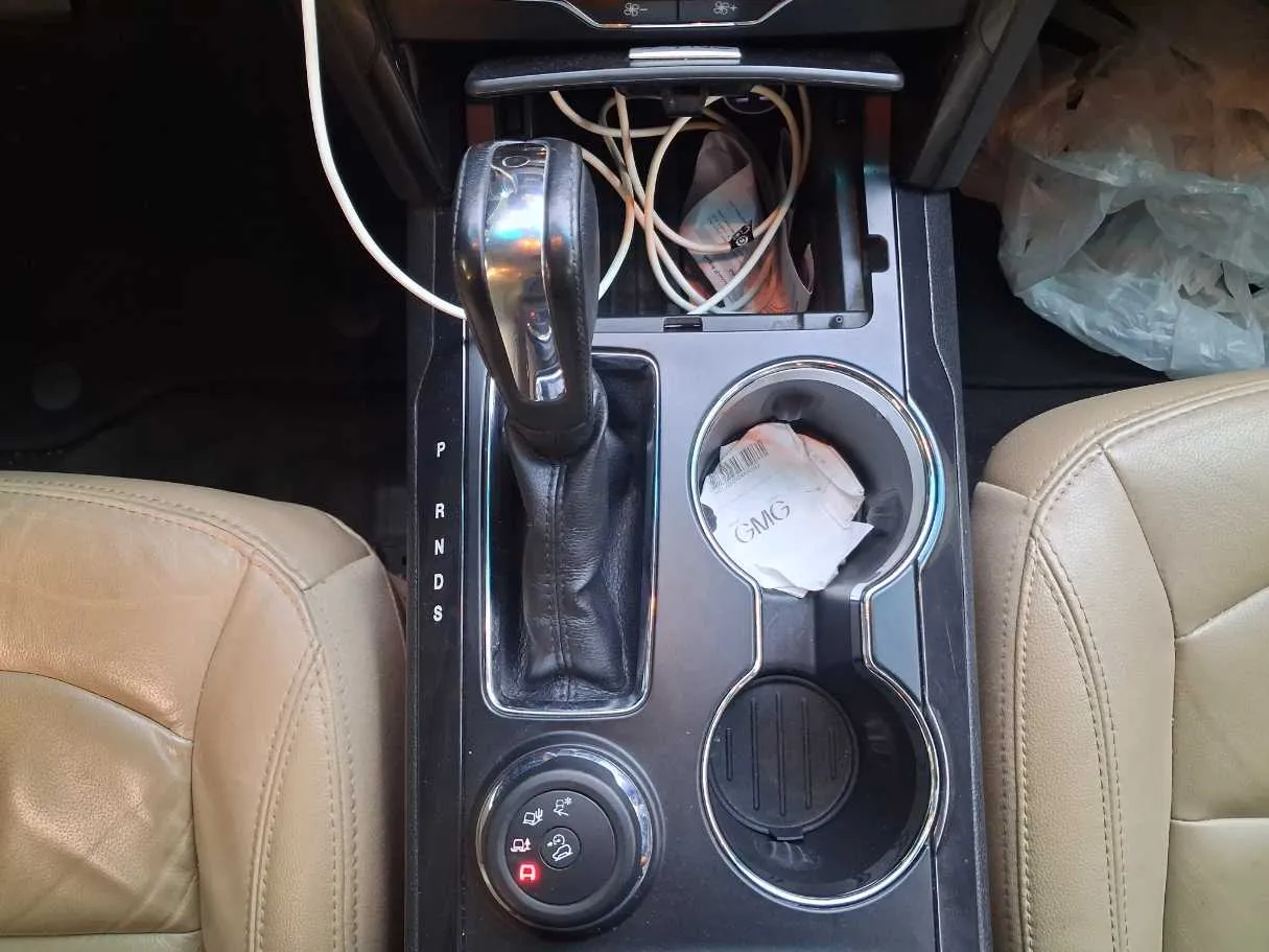 Car image 16