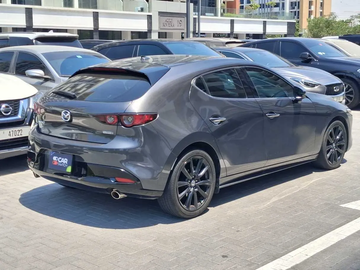 Car image 5