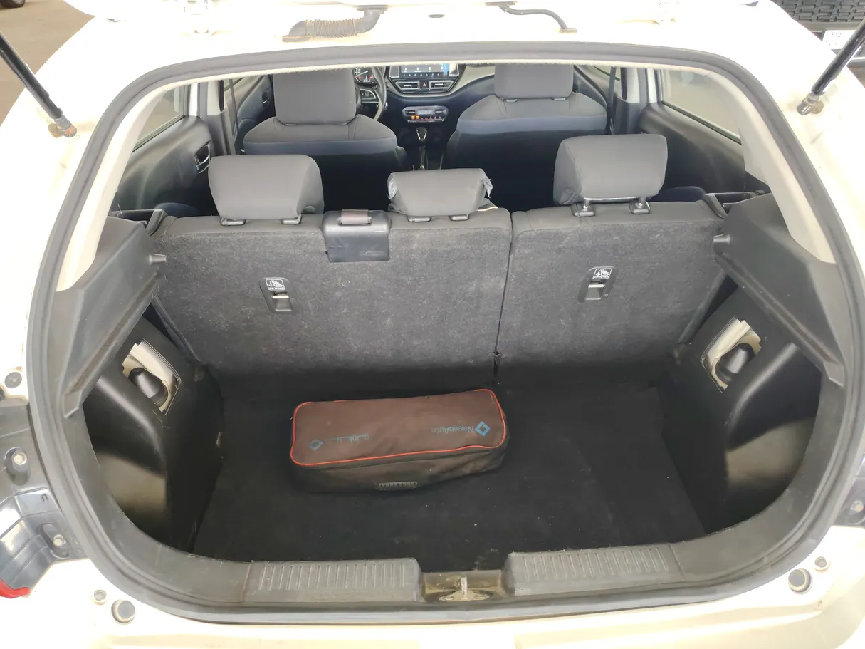 Car image 31