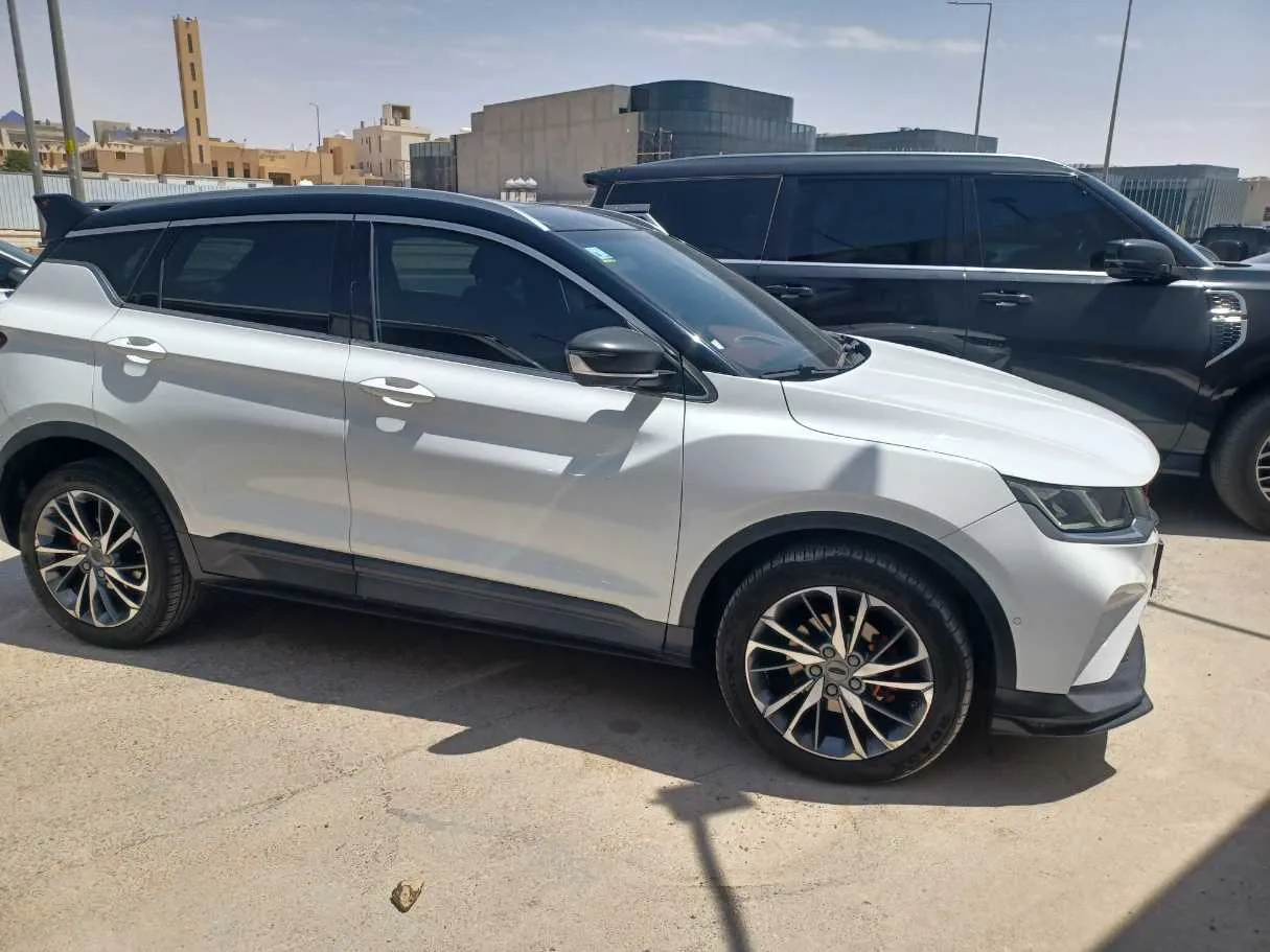 Car image 3