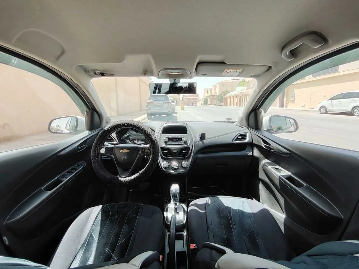Car image 18