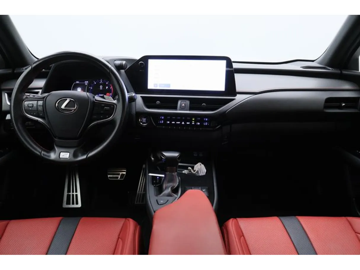 Car image 14