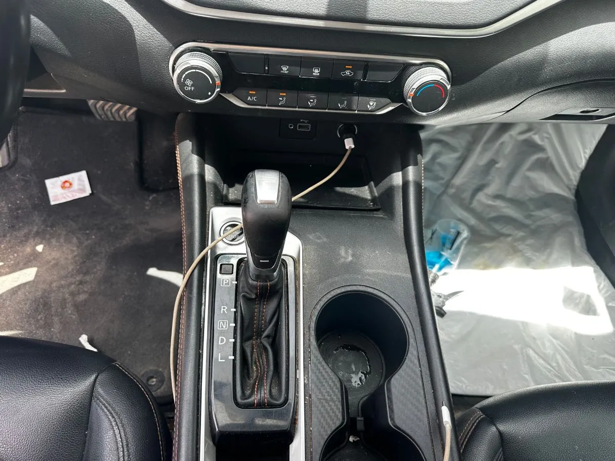 Car image 17