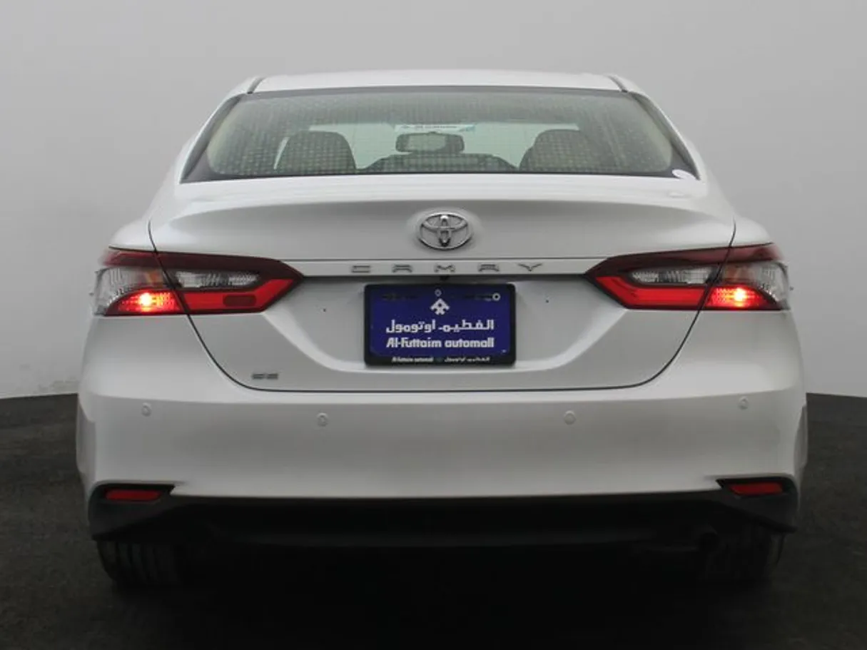 Car image 12