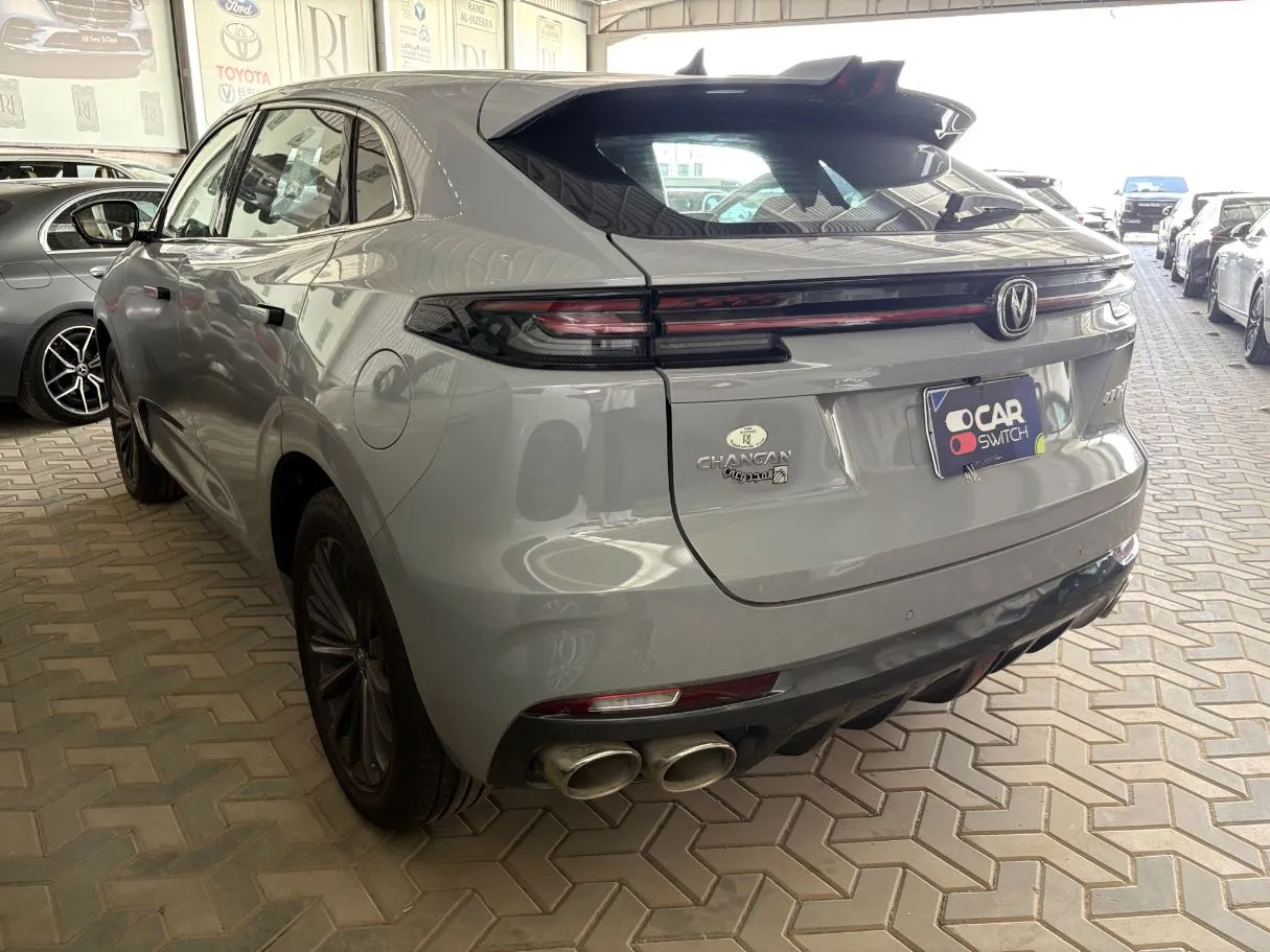 Car image 5
