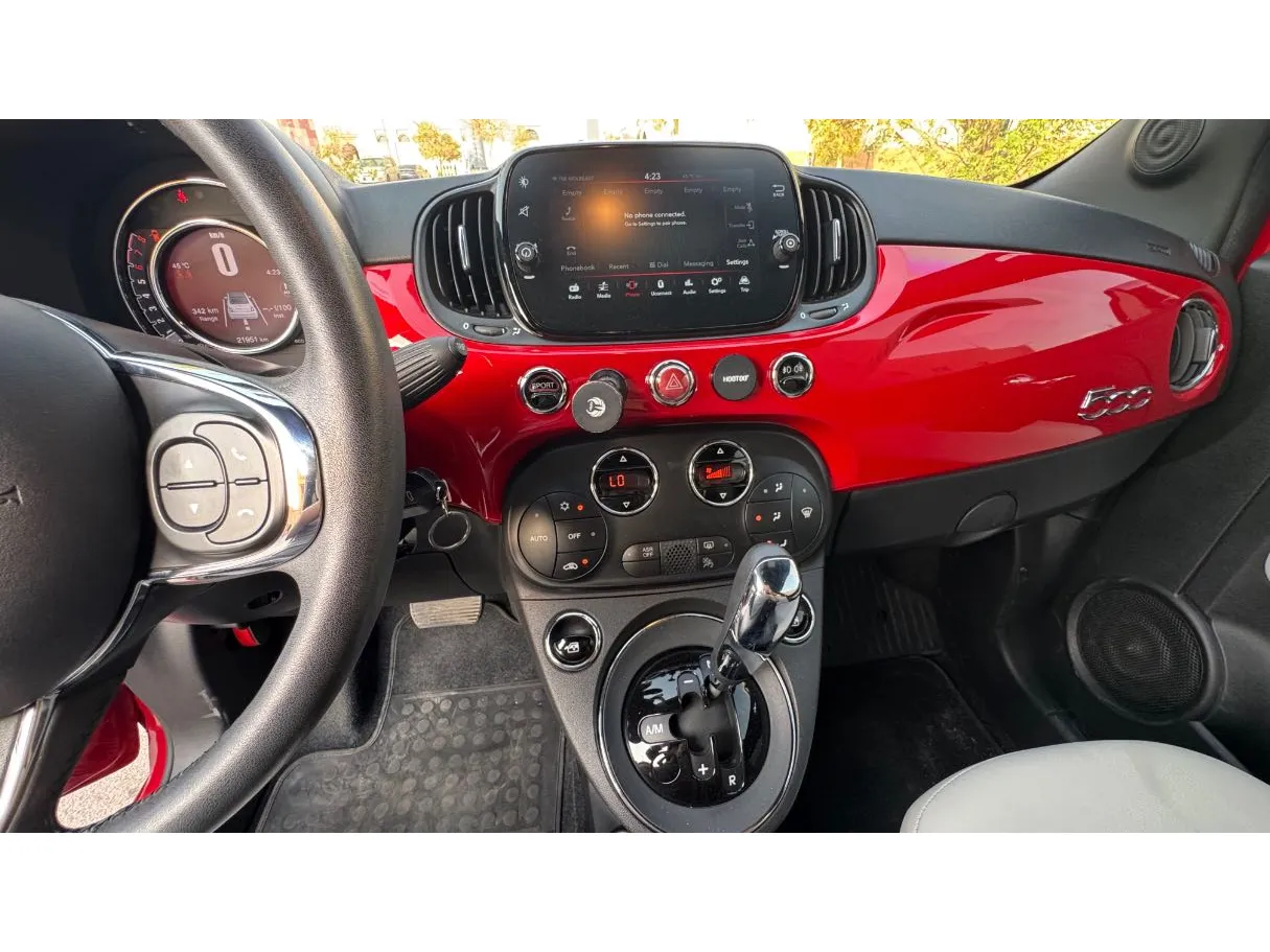 Car image 17