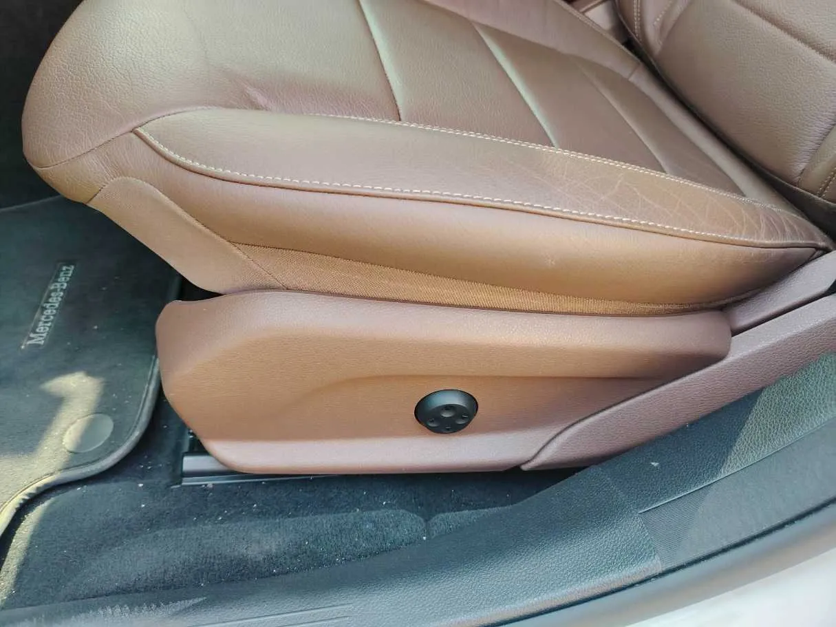Car image 34