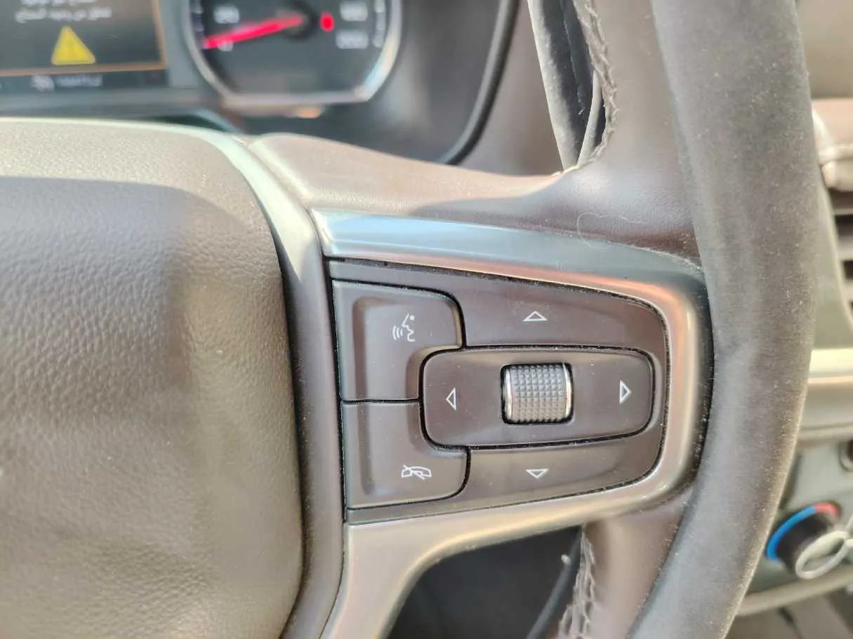 Car image 34