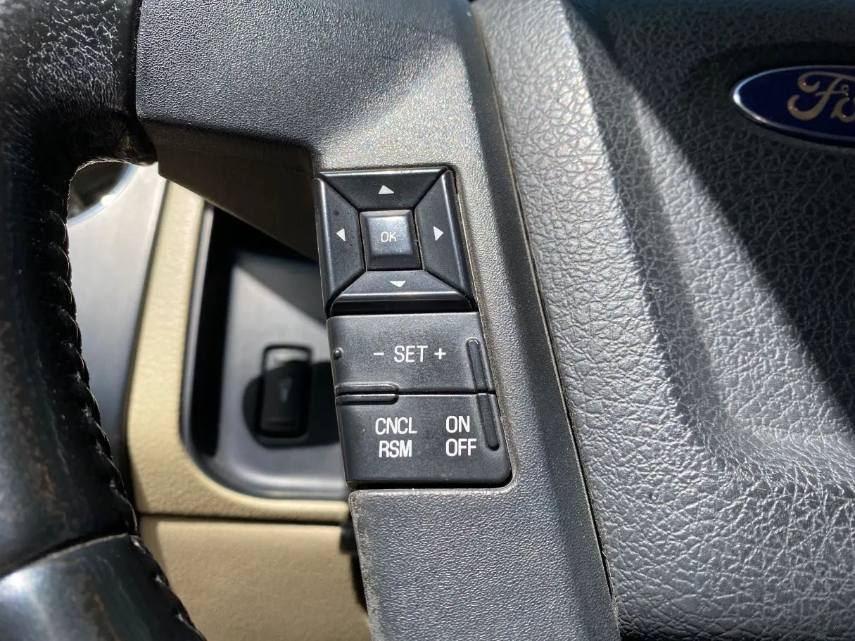 Car image 27
