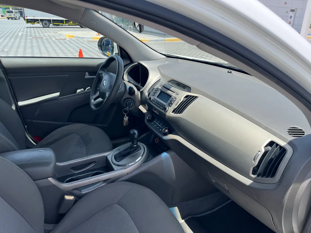 Car image 5