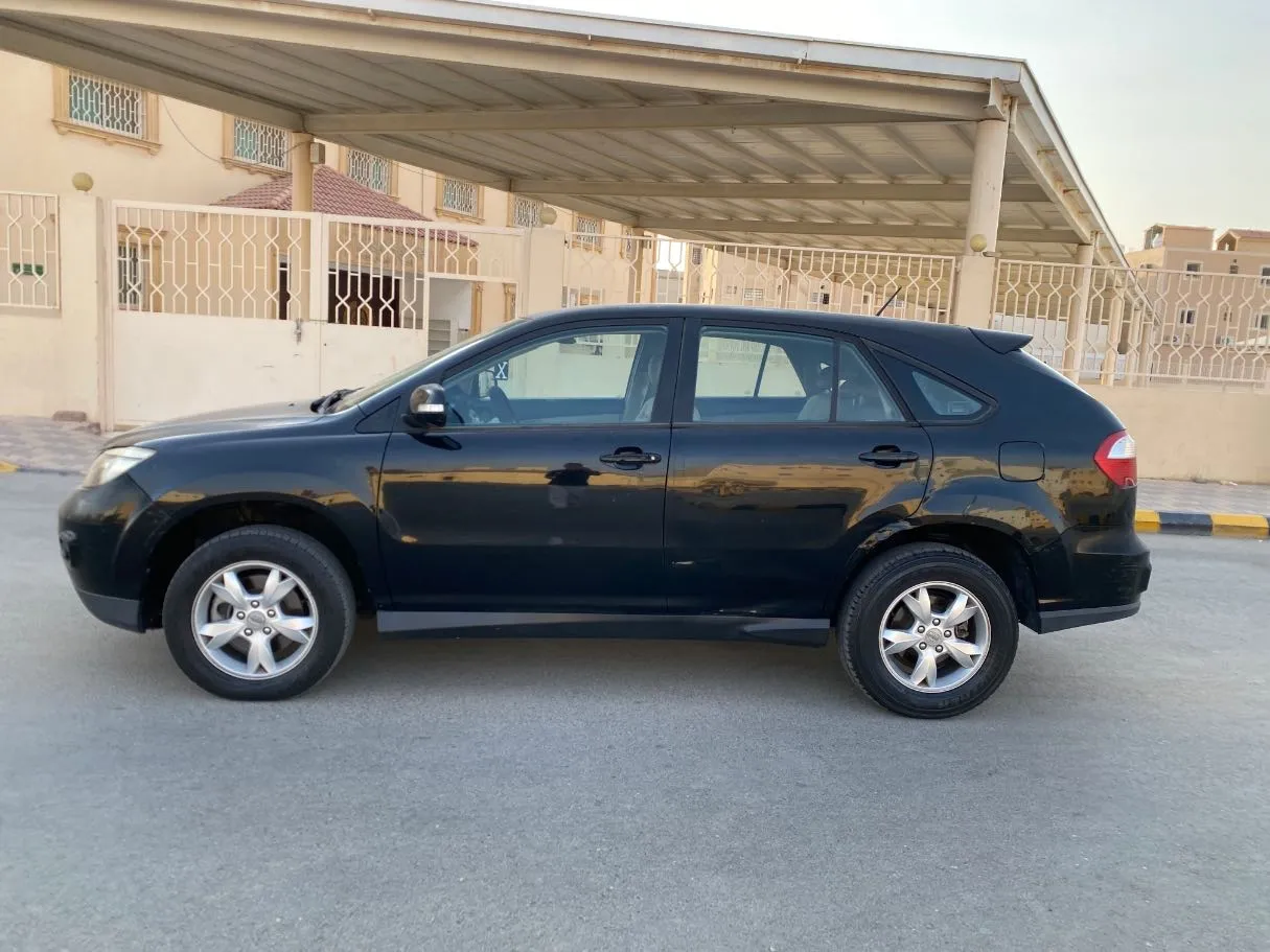 Car image 8