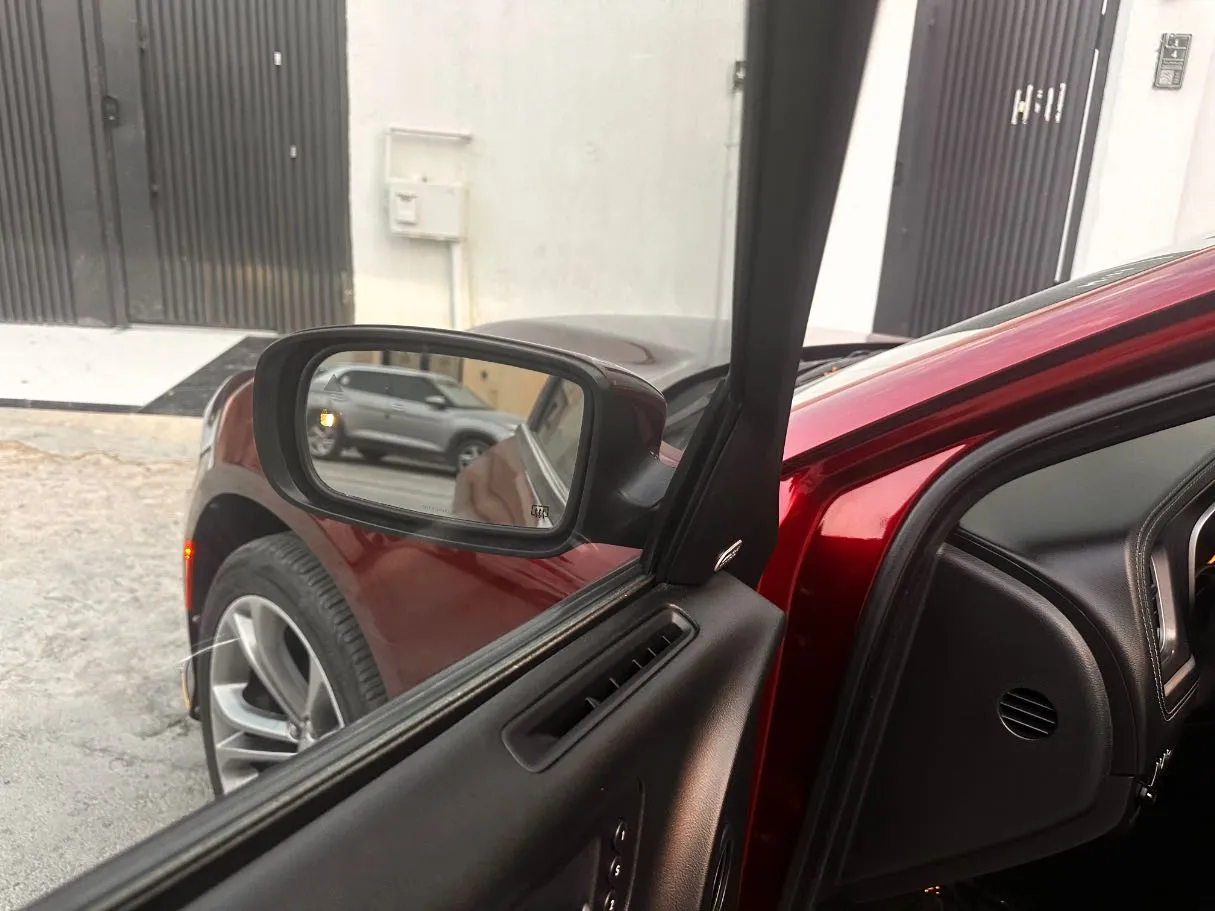 Car image 24
