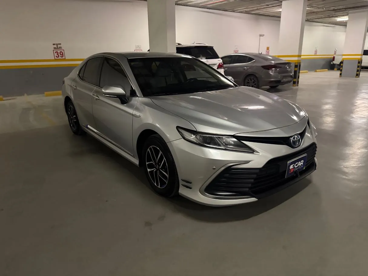 Car image 4