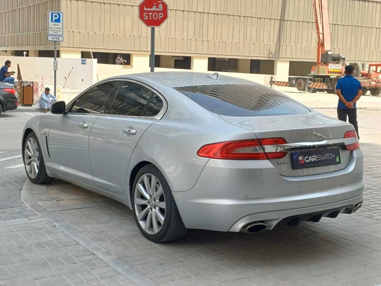 Car image 7