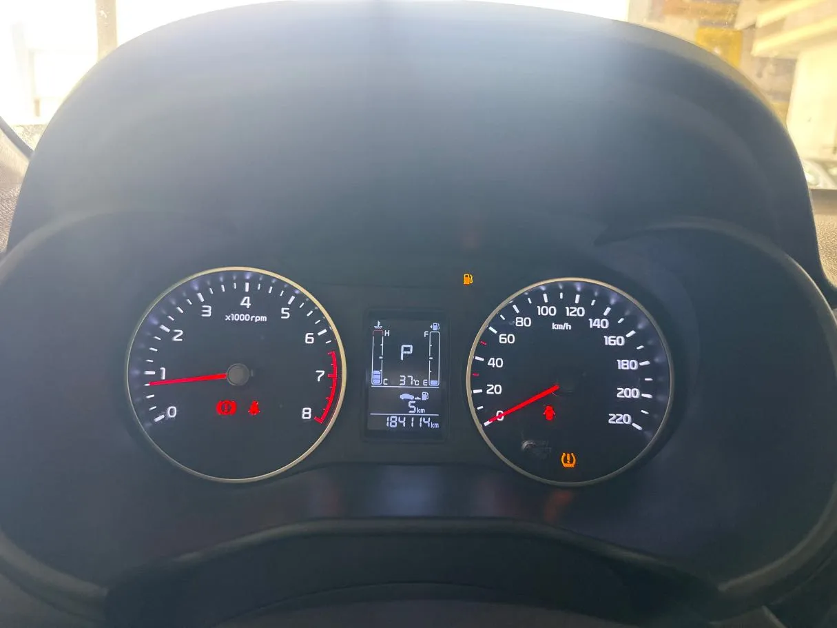 Car image 11