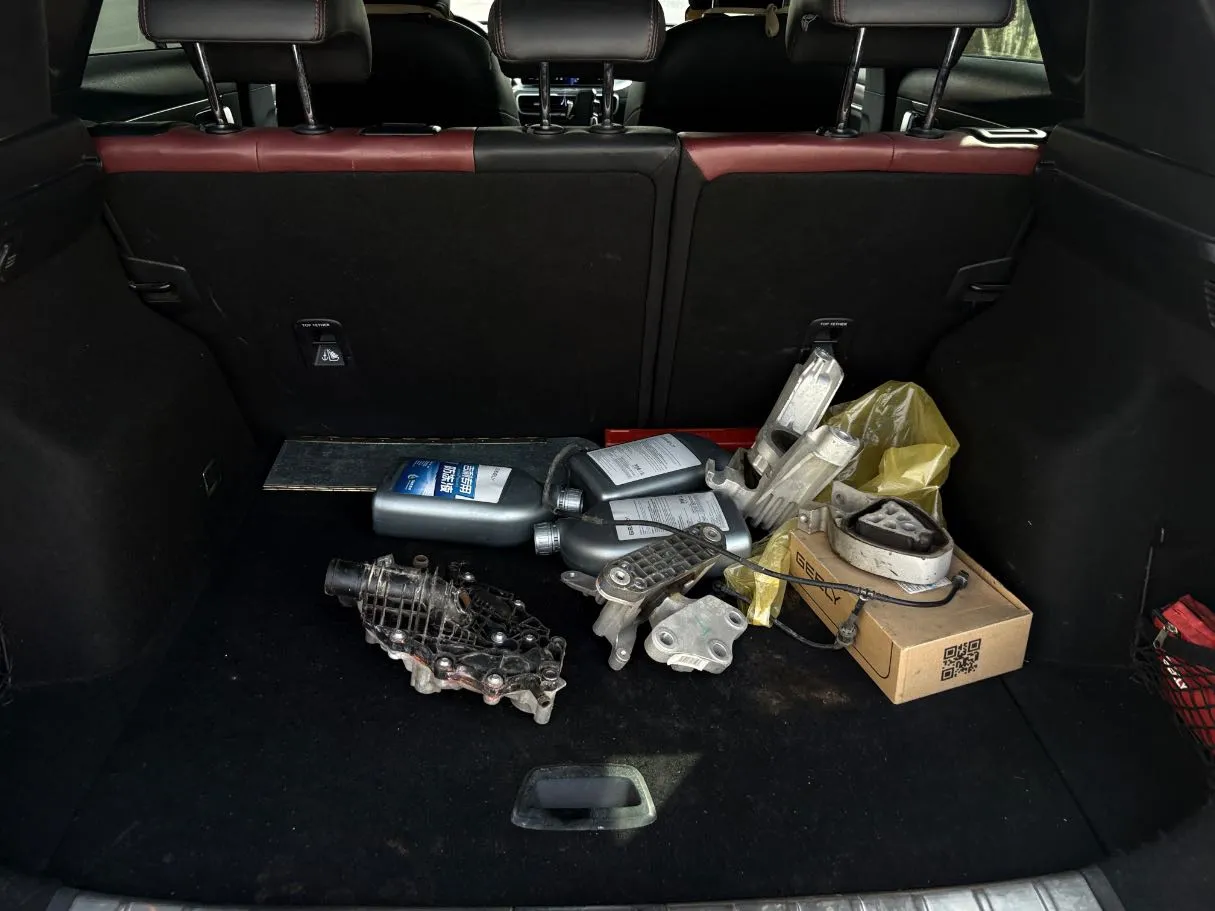 Car image 25