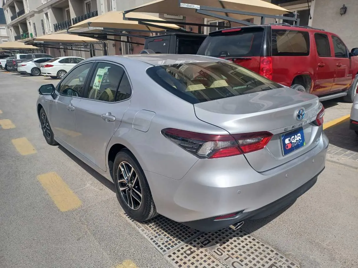 Car image 7