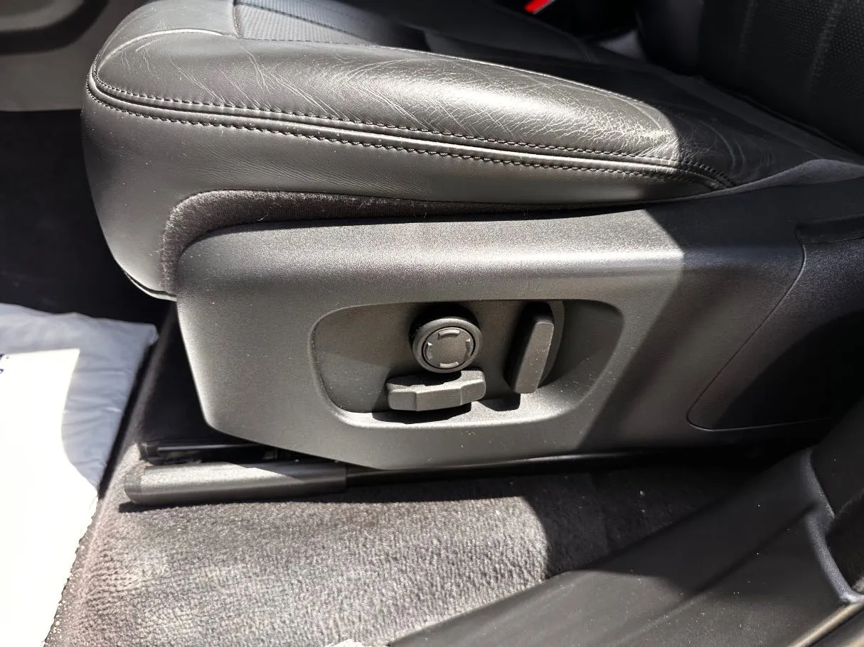 Car image 28