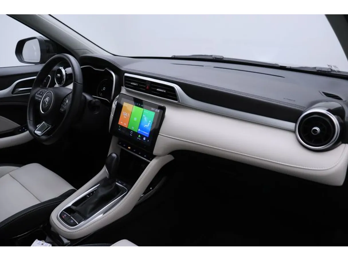 Car image 10