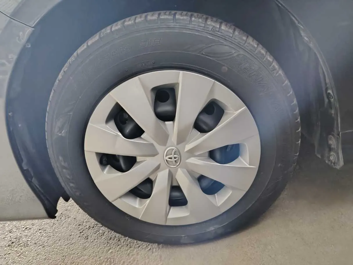 Car image 8