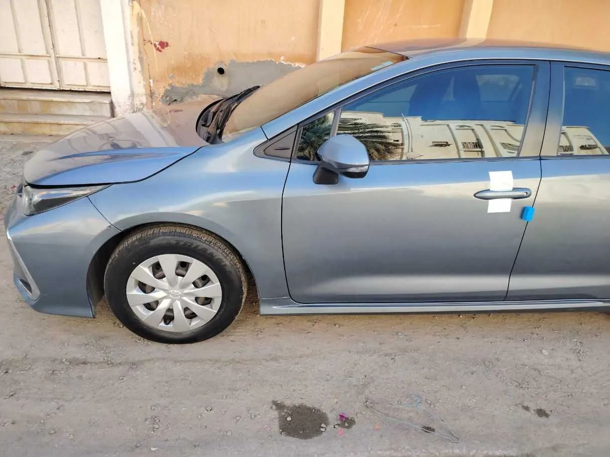 Car image 9