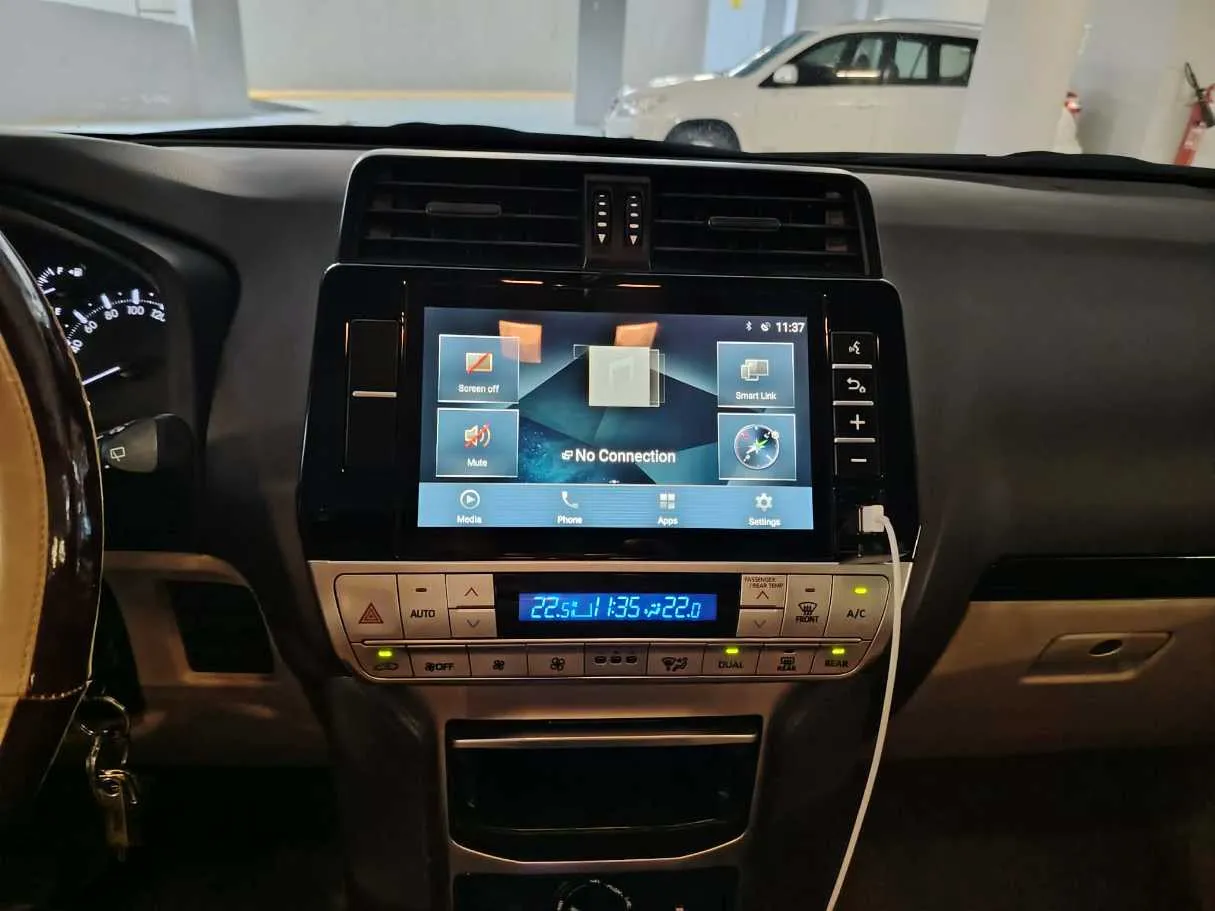 Car image 27