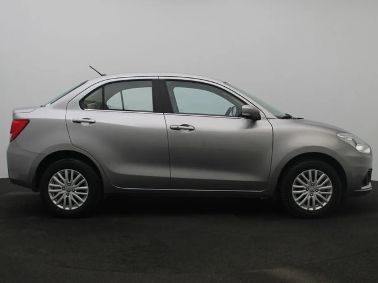 Car image 13