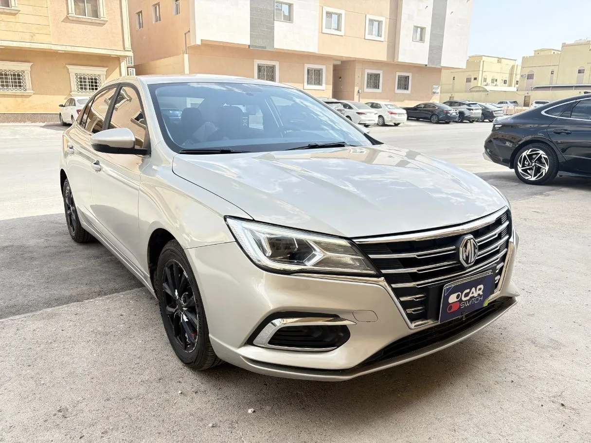 Car image 3