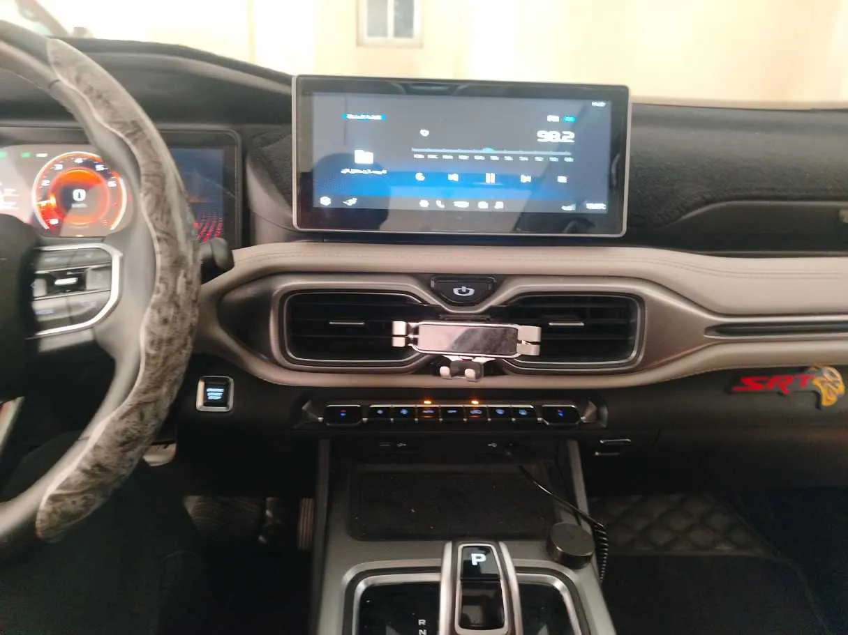 Car image 26