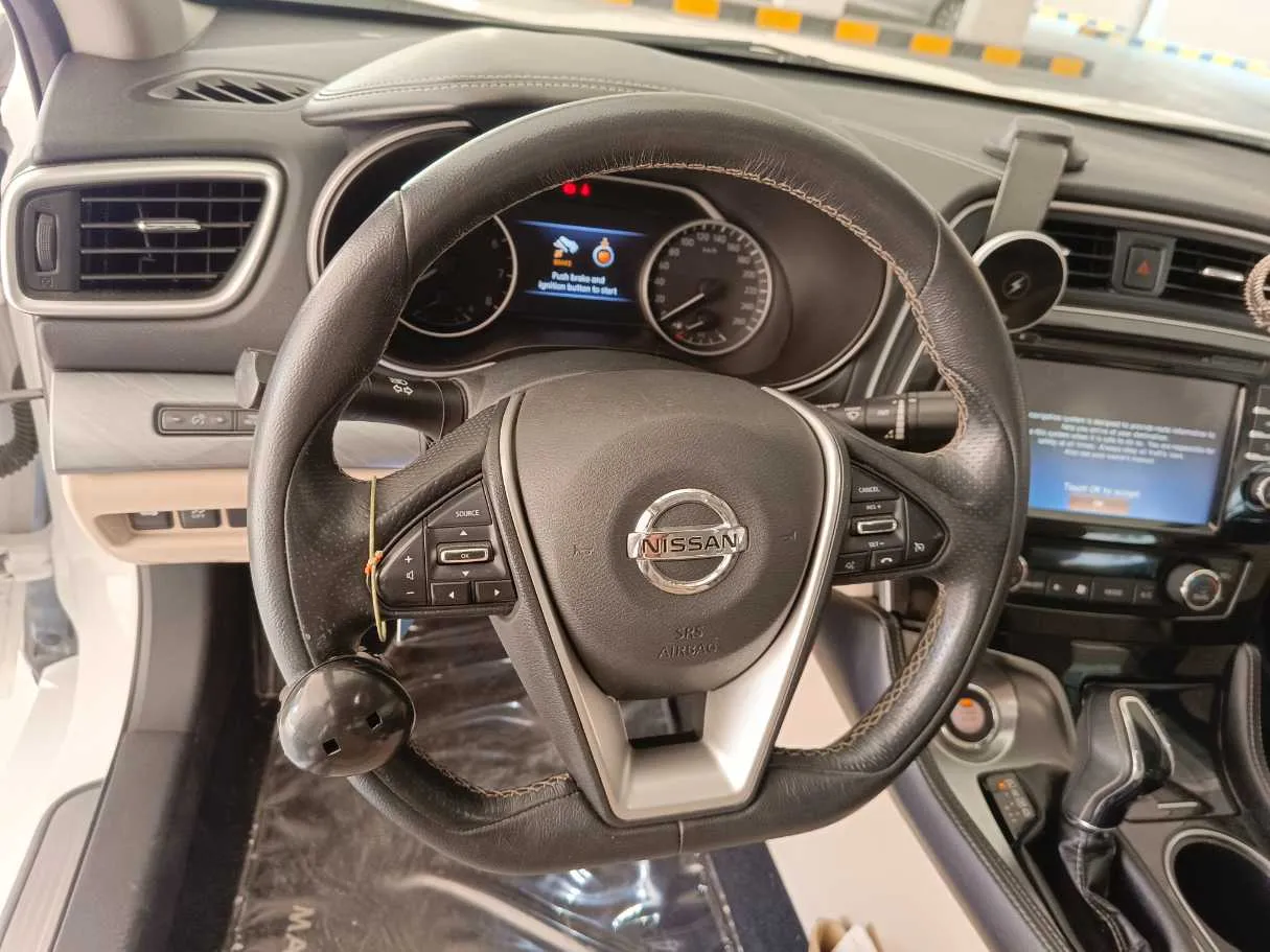 Car image 24