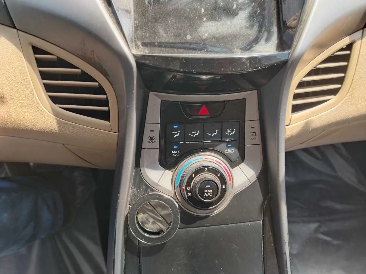 Car image 23
