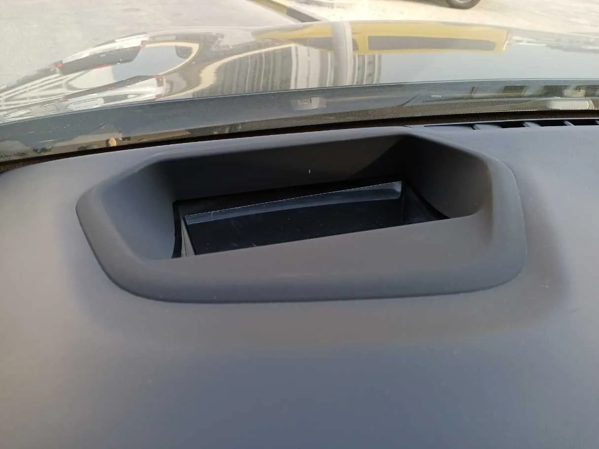 Car image 23