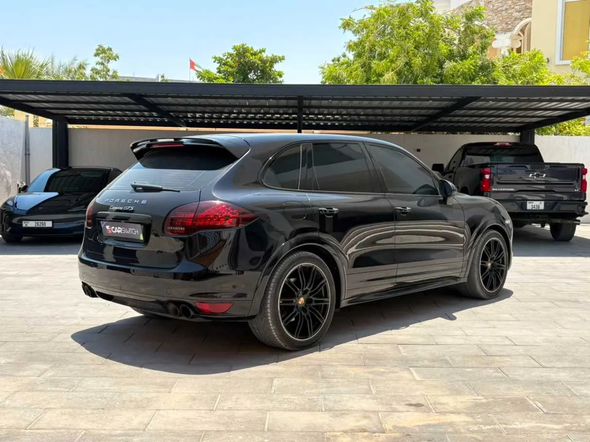 Car image 5