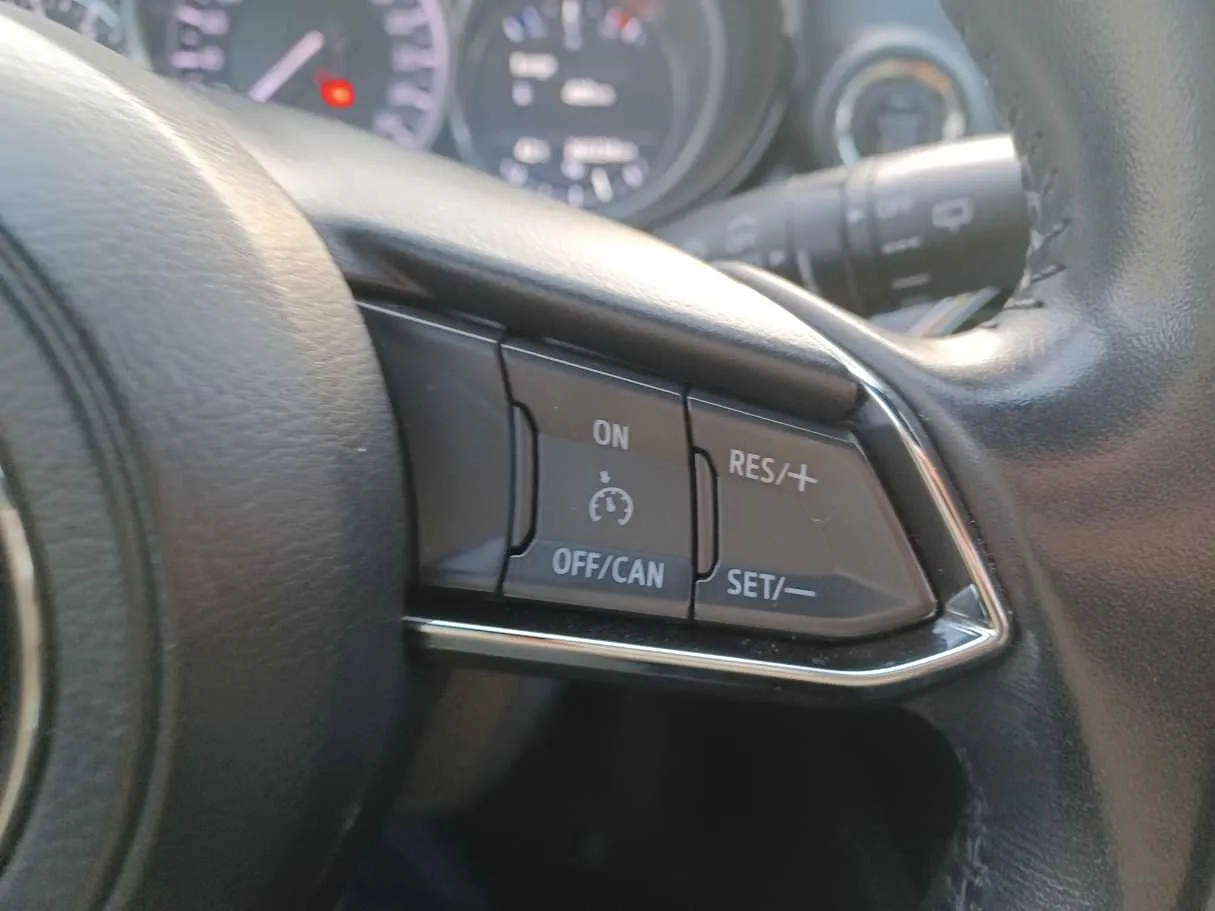 Car image 25