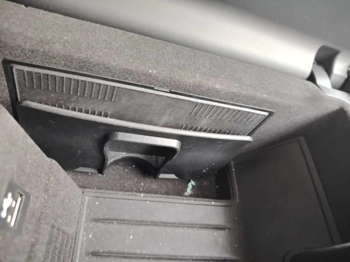 Car image 33