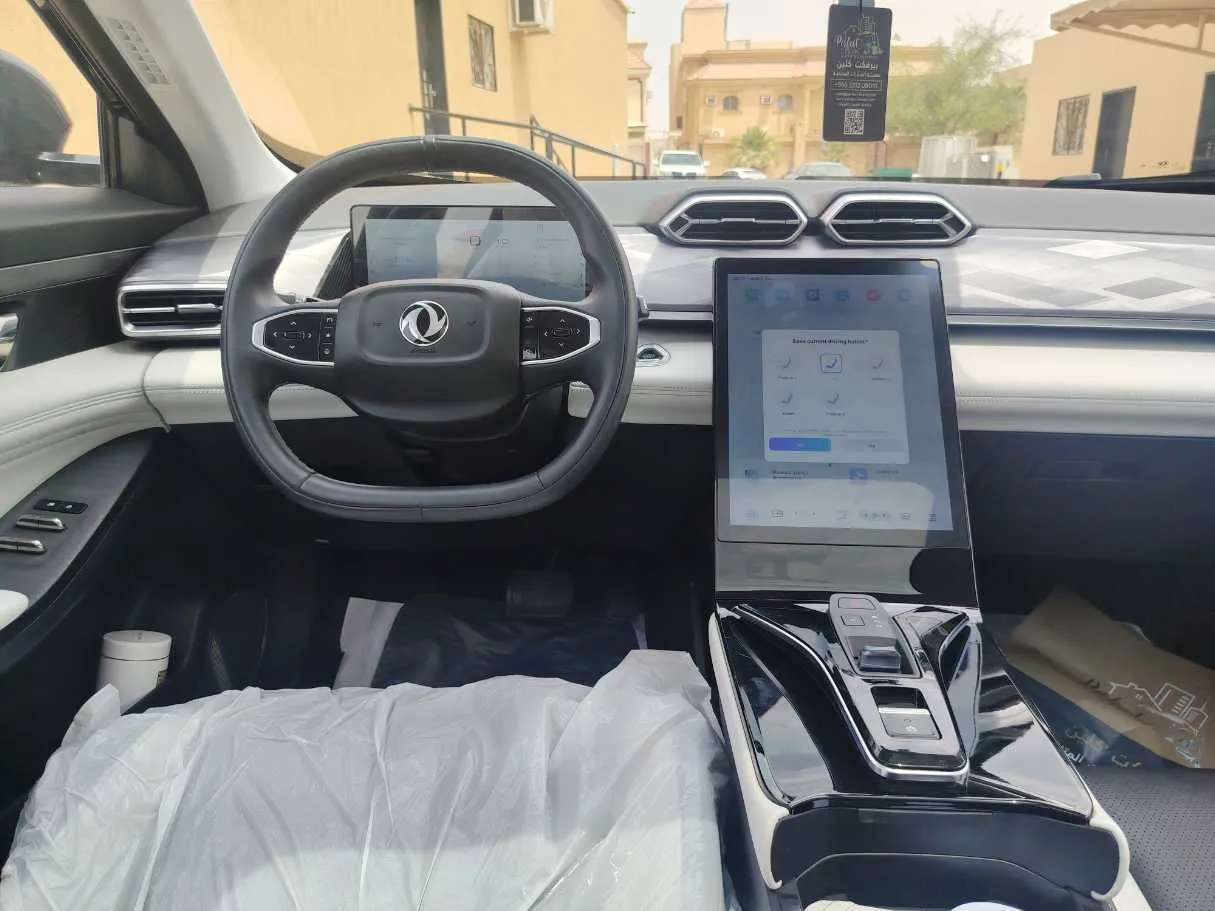 Car image 19