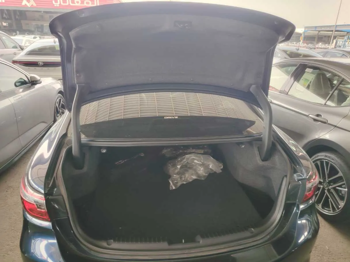 Car image 29