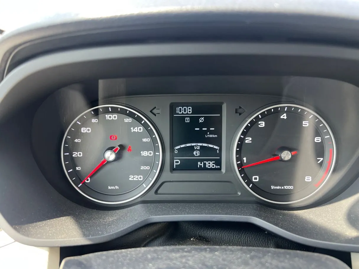 Car image 20