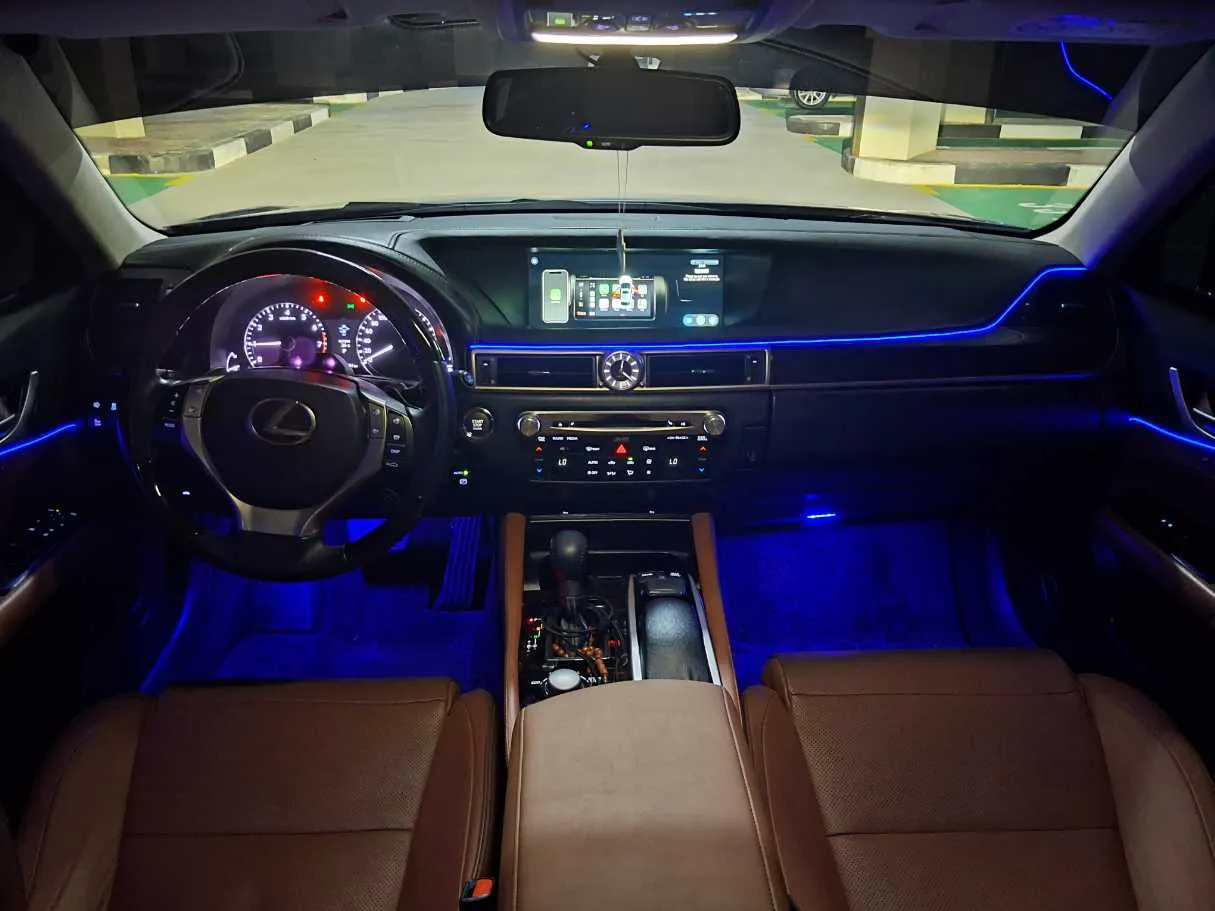 Car image 15