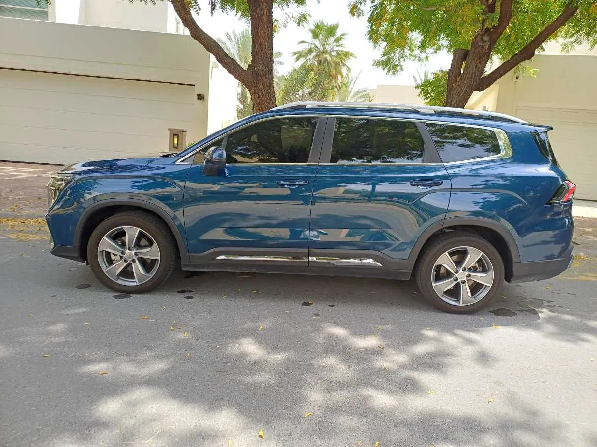 Car image 8