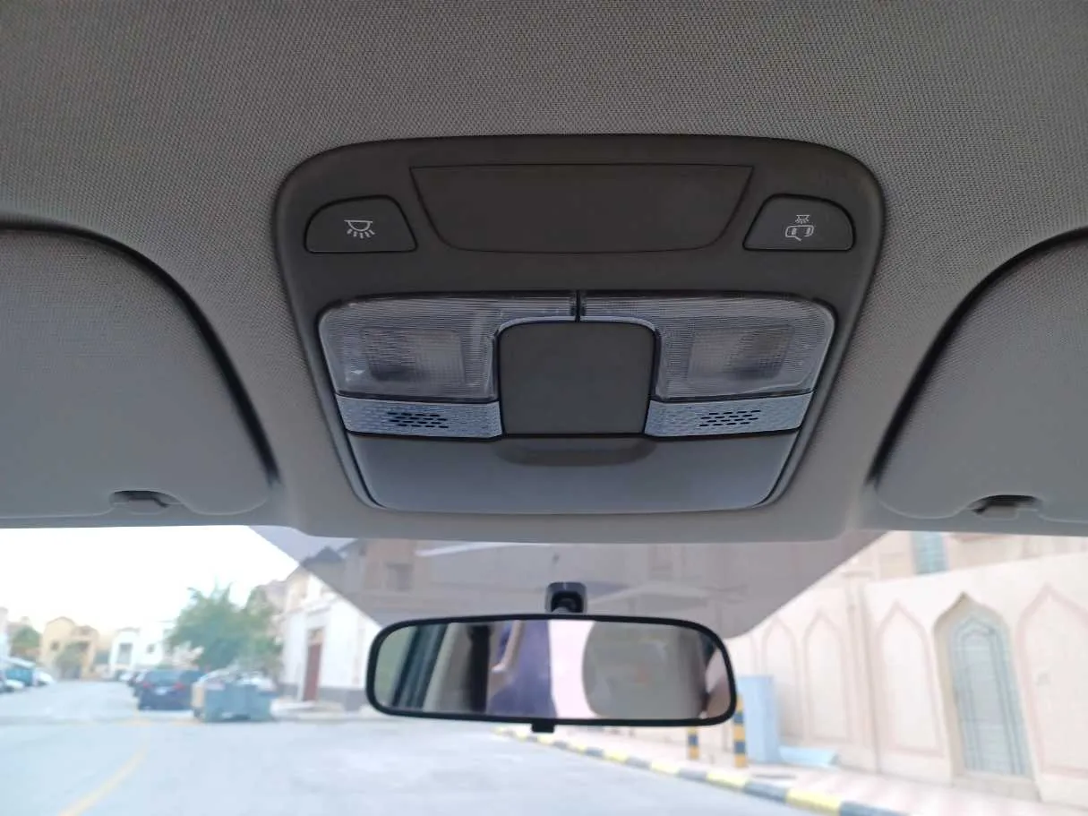 Car image 20