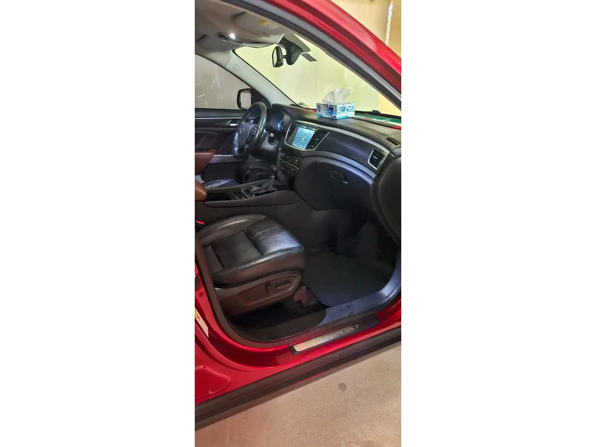 Car image 28