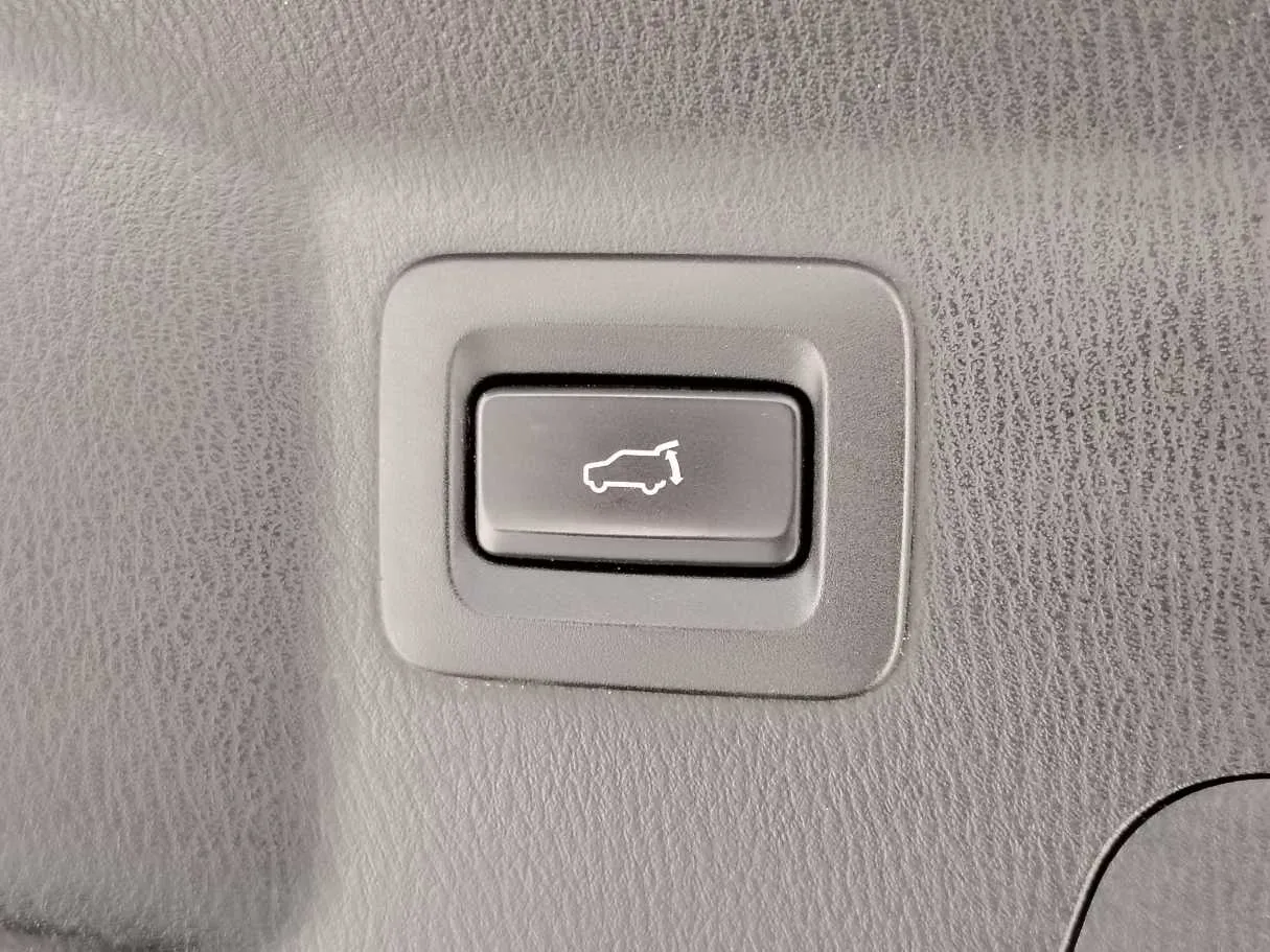 Car image 39