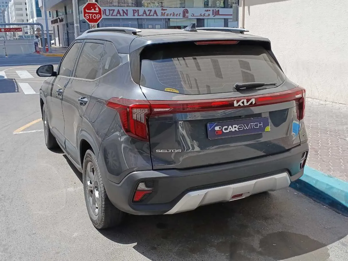 Car image 7