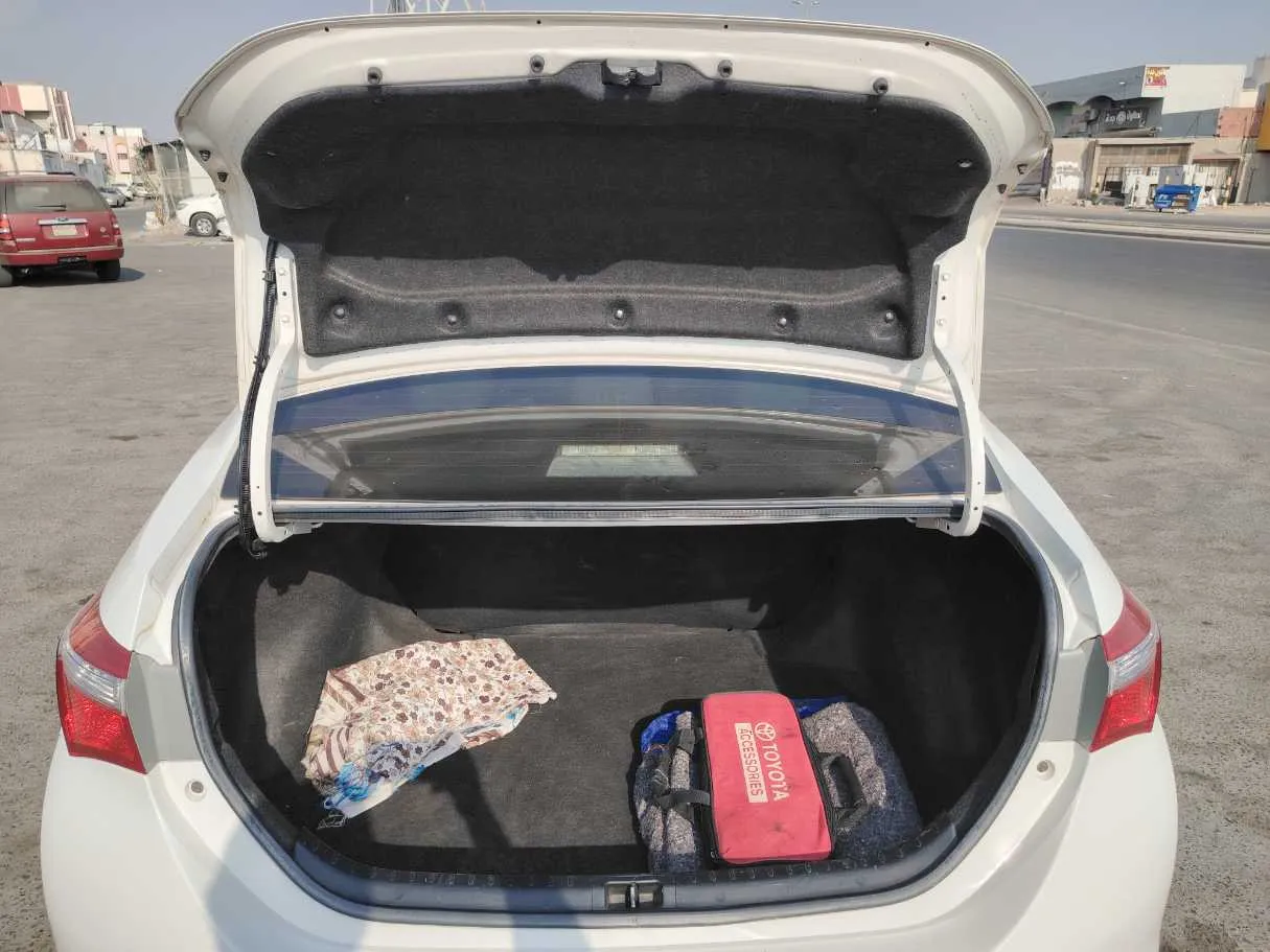 Car image 23