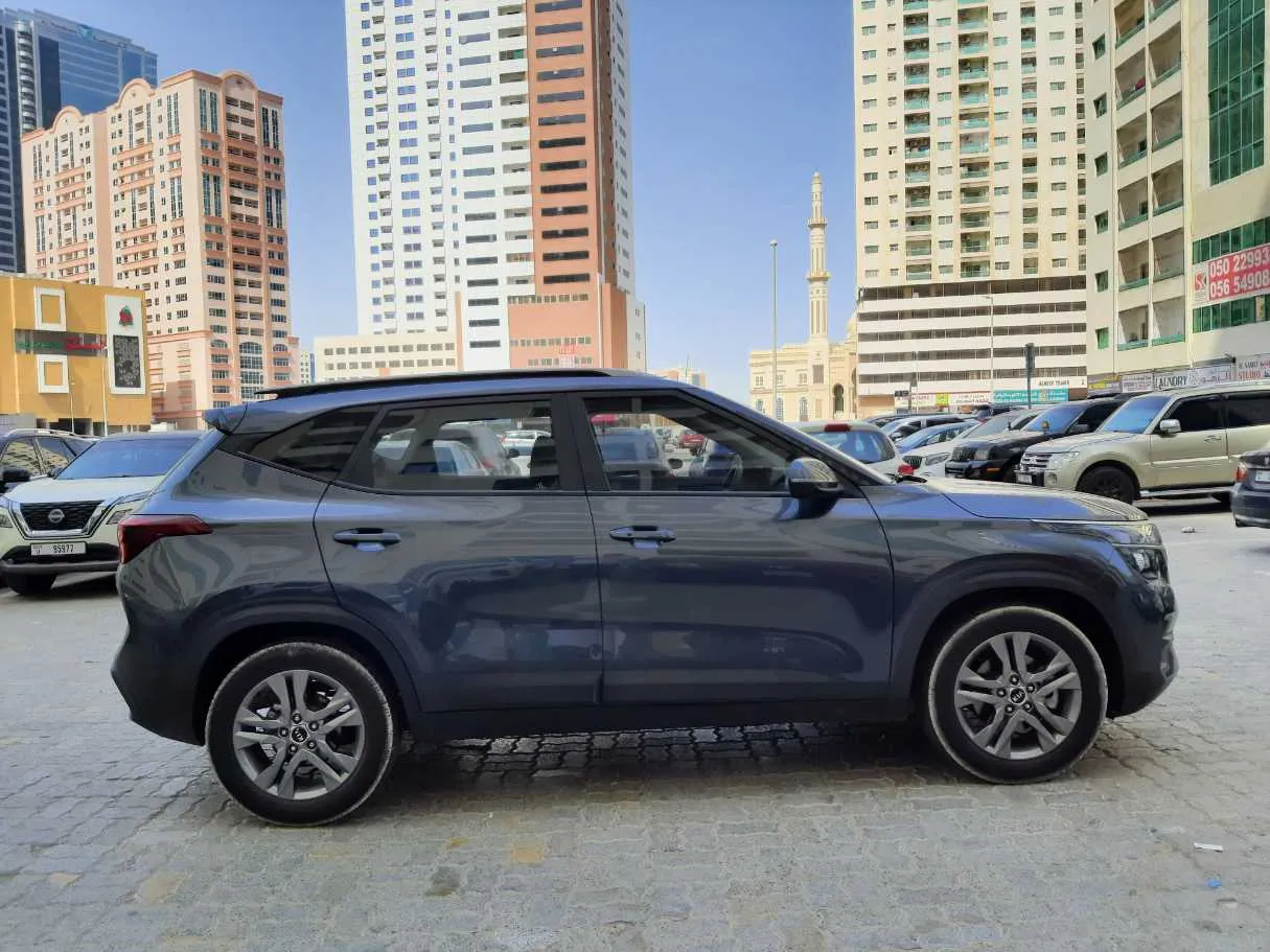 Car image 8