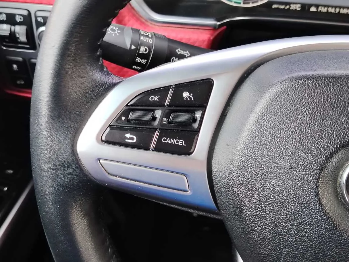 Car image 27