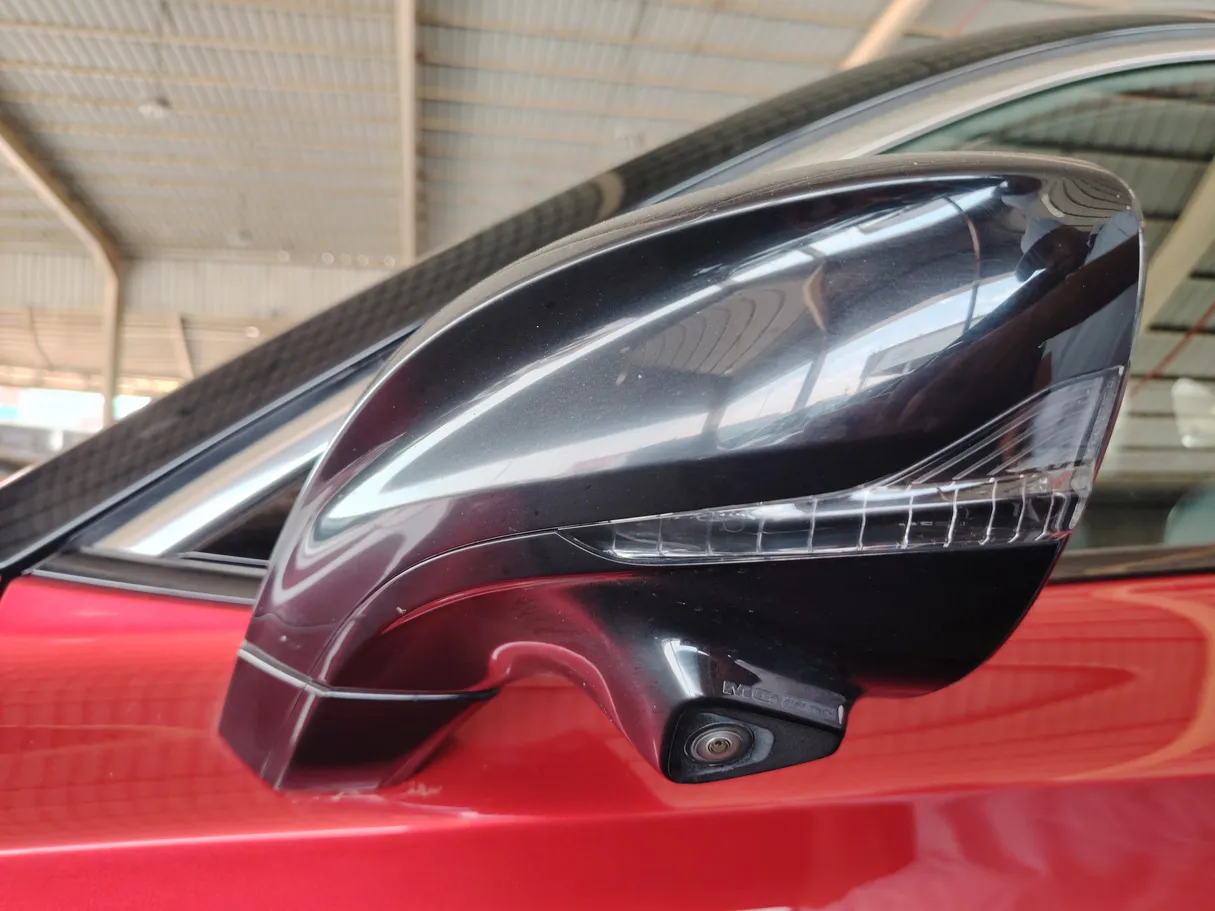 Car image 10