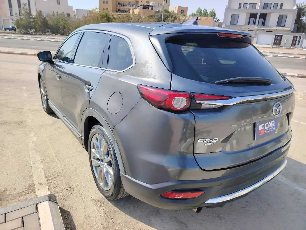 Car image 7